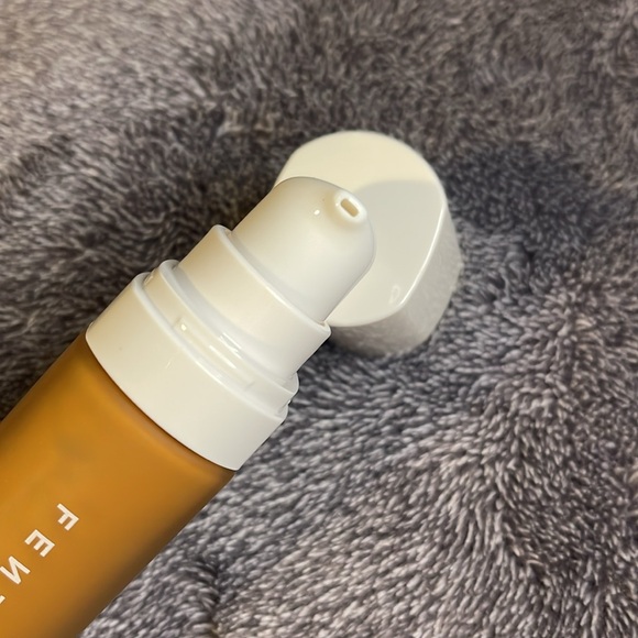 Fenty 425 Pro Filt’r Soft Matte Longwear Foundation - Picture 5 of 5